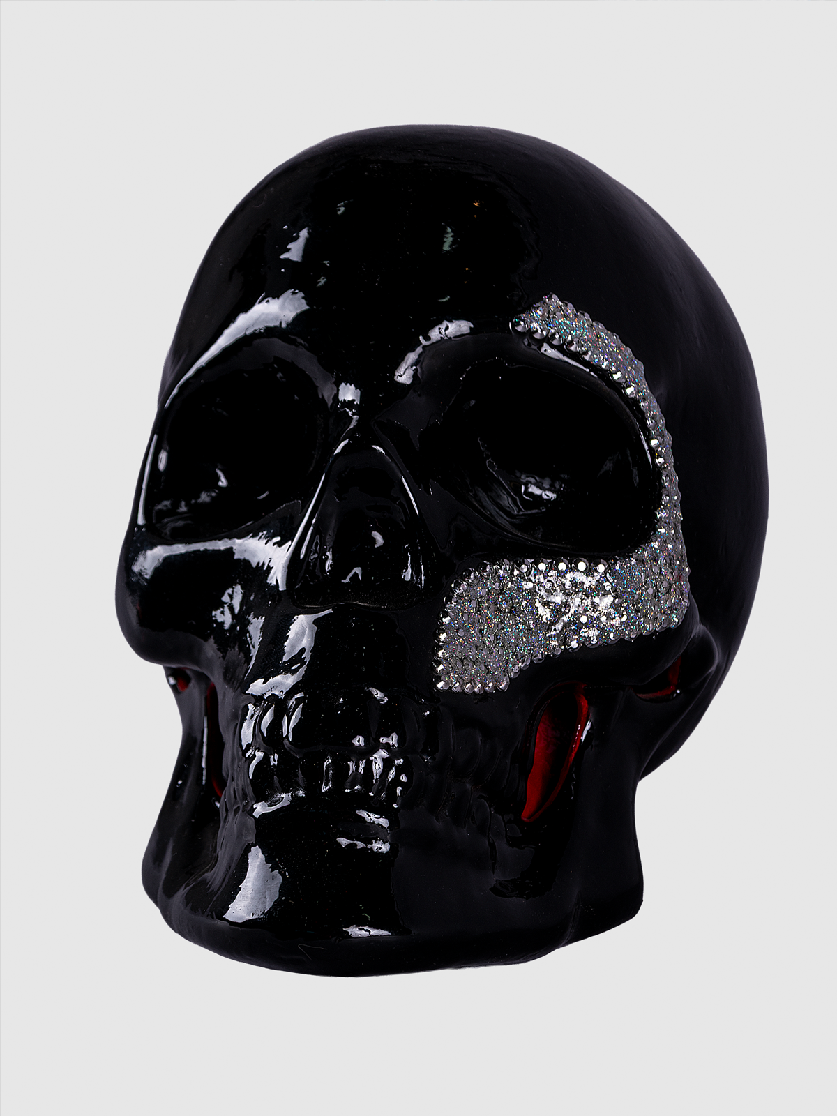 Escultura de craneo negro y plata perspec Escultura de cráneo "CICATRIZ PLATEADA"