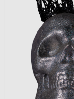 Escultura de craneo y corona